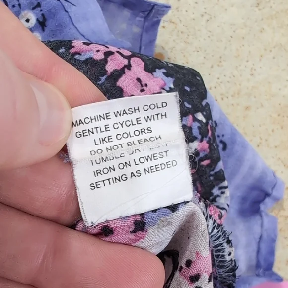 Notations | Purple Patterned Floral Lightweight Button Down Shirt Size M - Picture 10 of 11